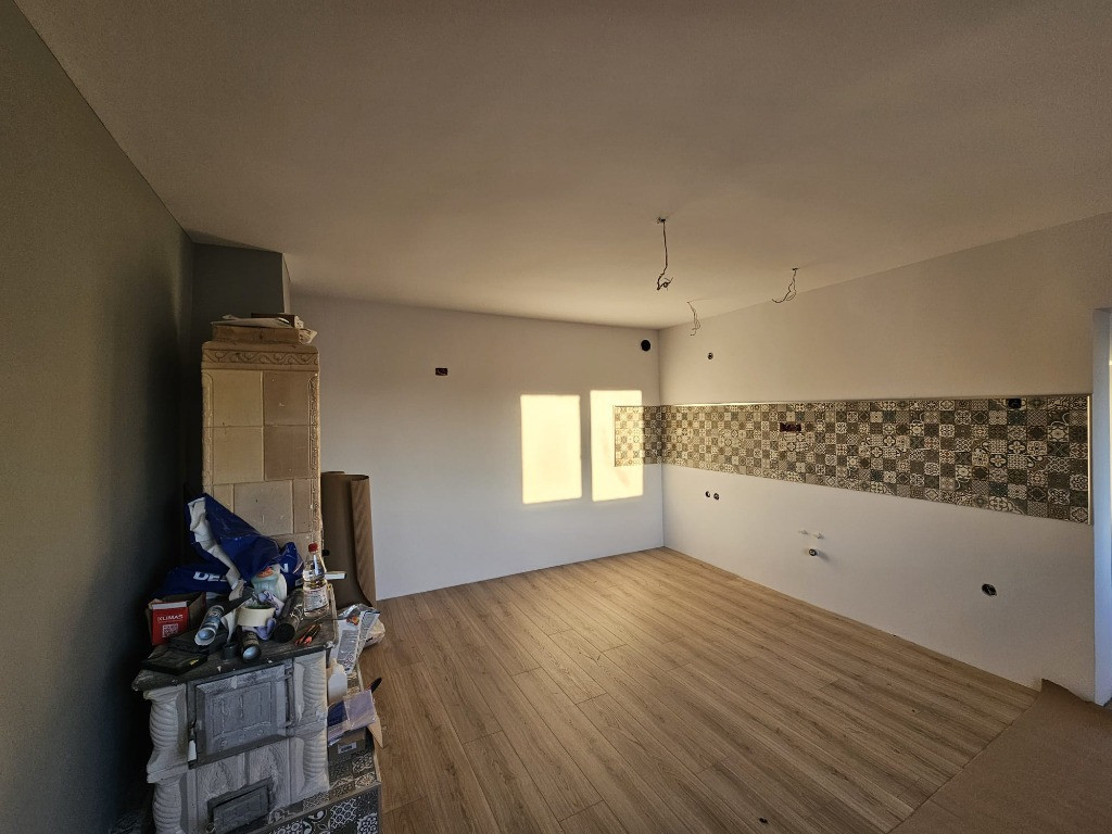 Ocazie! Apartament 3 camere – 38 mp – complet renovat, mobilat și util
