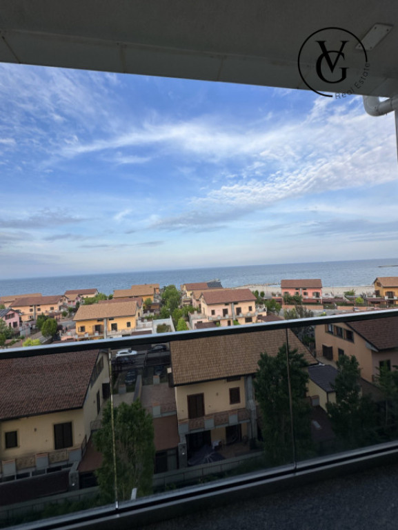 Apartament lux 4 camere - vedere la mare -Faleza Nord