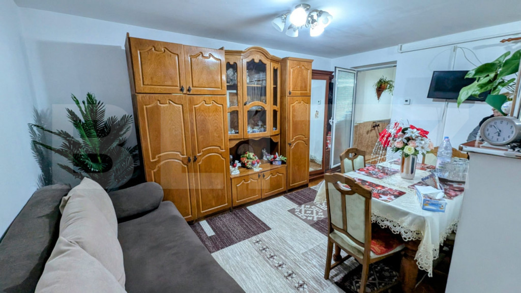 Apartament cu 3 camere, 64 mp, zona Cetate