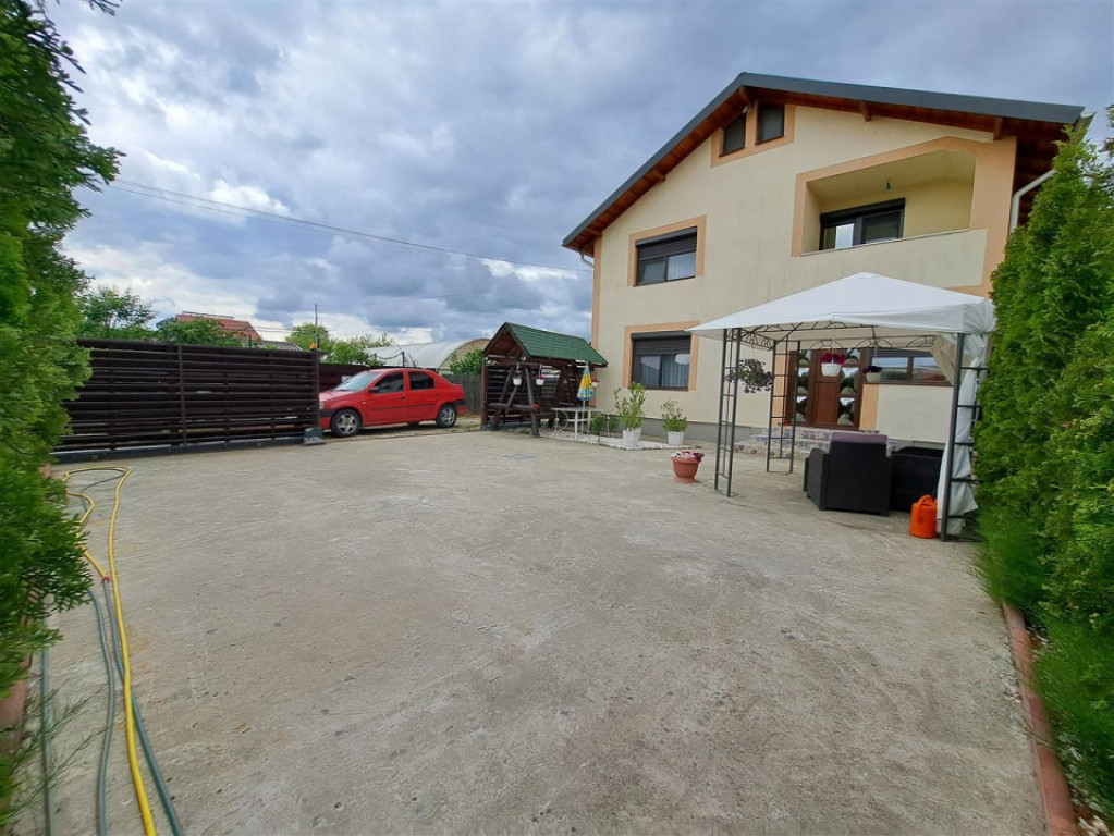 Casa individuala 5 camere platou Trivale - Zona Olteni