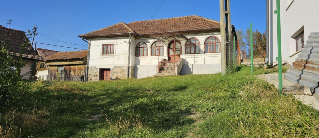 De vânzare – Casă în Curtea de Argeș, cartier Șipot