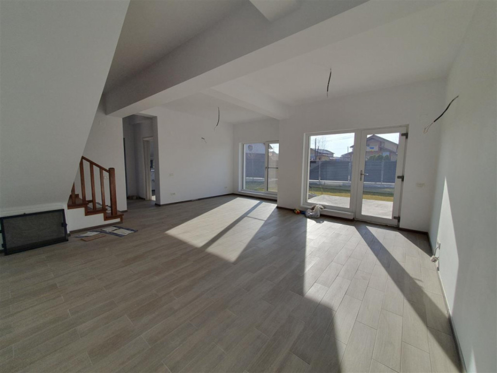 TVA inclus | Casa finisata la cheie 4 camere Trivale | Comis