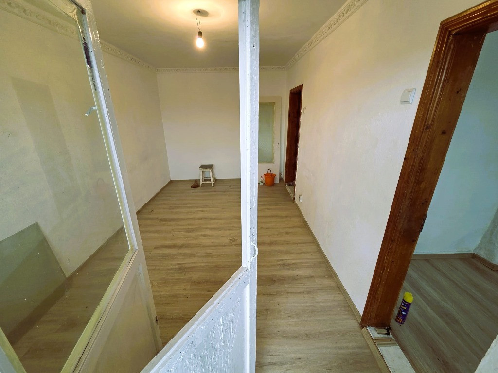 GARSONIERA DALLAS PRET -WAU----- 21000E