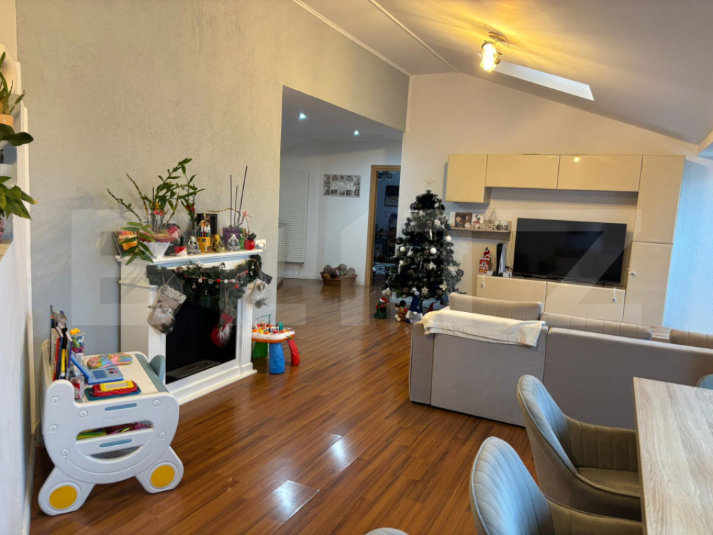 Apartament de vanzare, 3 camere, suprafata 117/m2 zona Barit