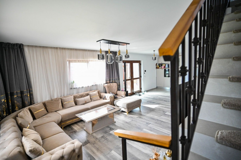 Casa mobilata si utilata Sanpetru