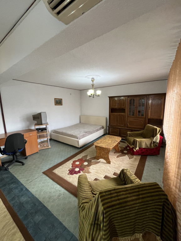 Garsonieră de închiriat în Ploiești – zona Democrație