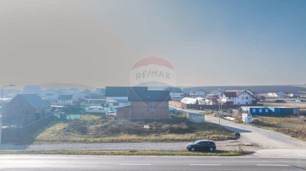 Teren intravilan cu dublu front stradal I Poiana Craitelo...