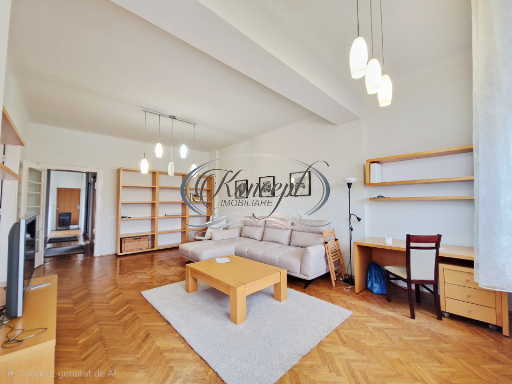 Apartament spatios cu garaj, renovat complet, zona hotel Nap