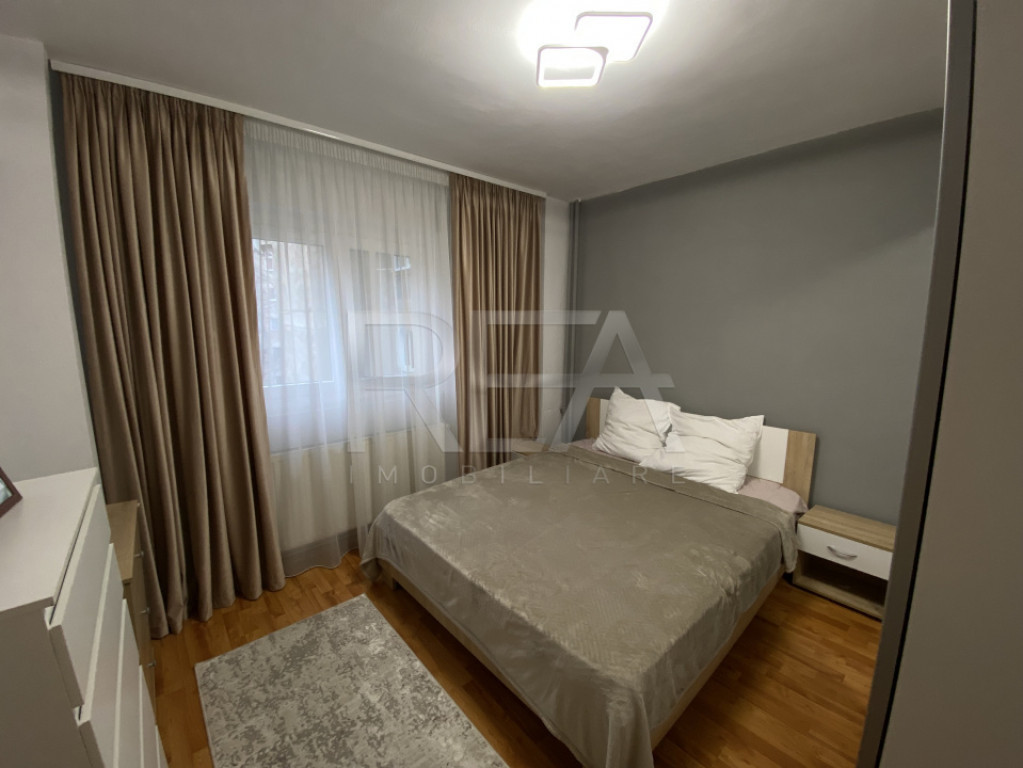 2 camere-Semidecomandat-Strada Barca