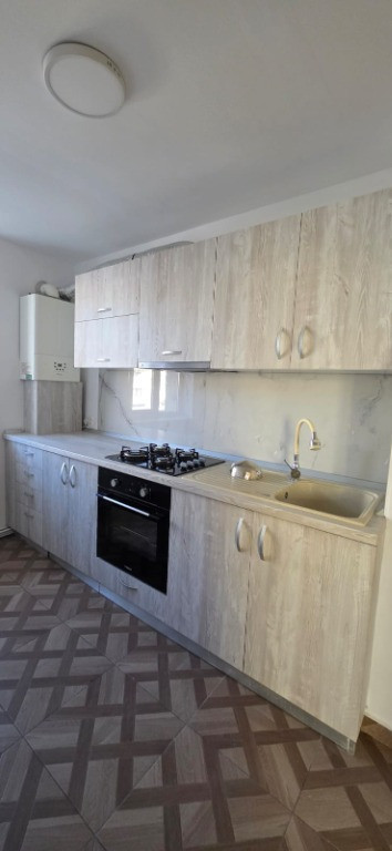 Apartament 2 camere de vanzare, zona Imparatul Traian