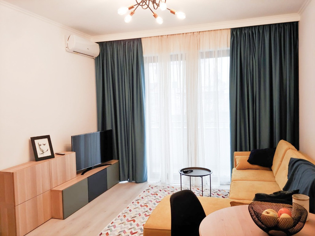 Inchiriez apartament 3 camere SoHo Unirii loc parcare statie electrica