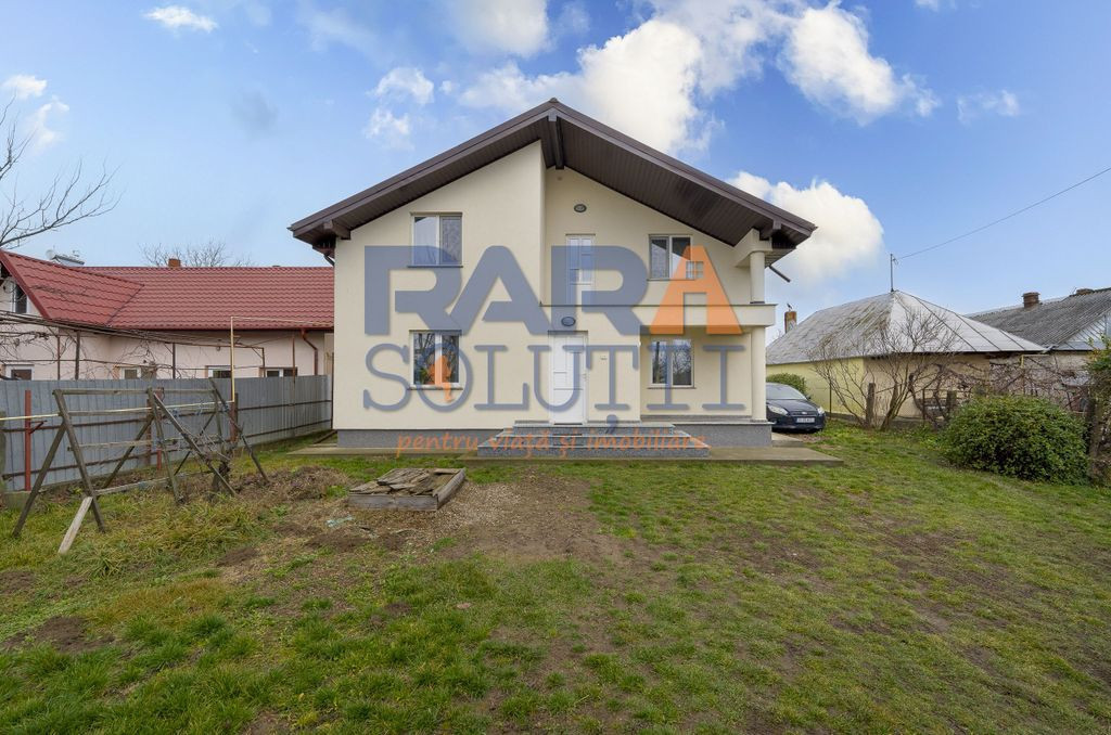 Casă P+1, 4 dormitoare, 2 băi, 1080 mp teren