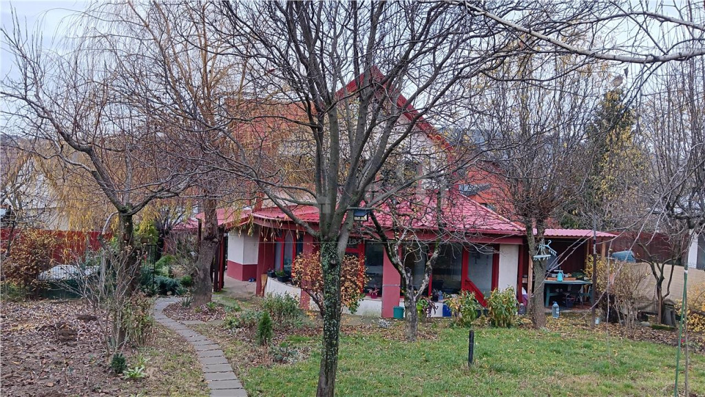 Barnova str Principala Vila P 1 M 225mp Teren 600mp amenajat