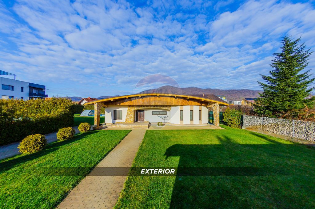 DE VANZARE proprietate exclusivista