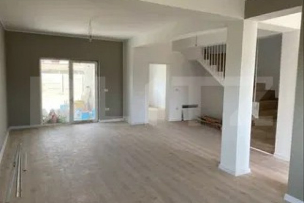 Casa Duplex modern Mosnita Noua, iesirea spre Timisoara