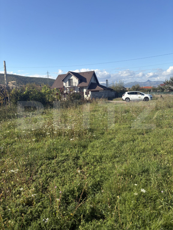 Teren intravilan de vanzare, 1200 mp, zona Miceşti