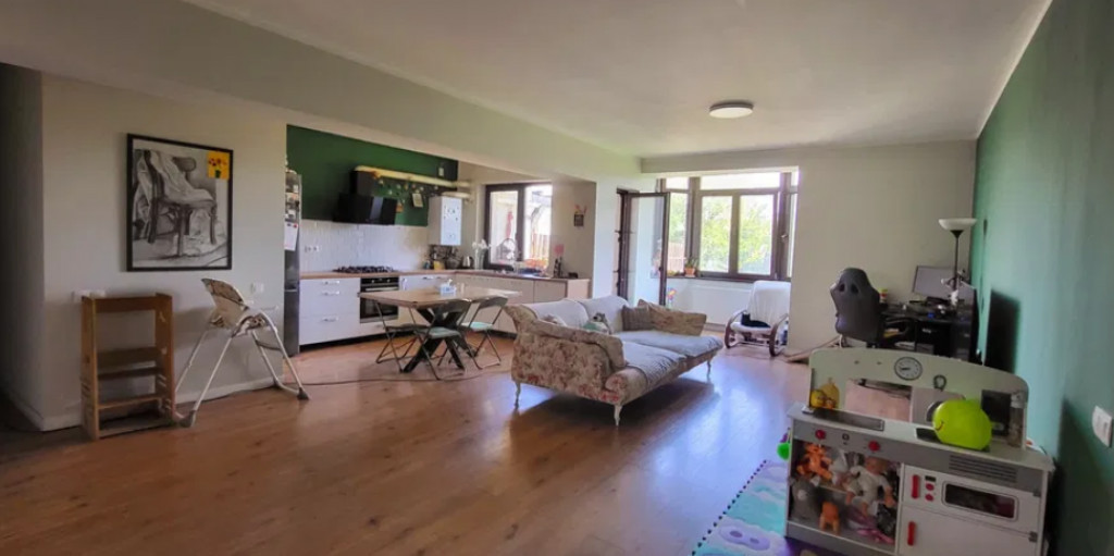 Apartament 3 camere, decomandat - zona Stupini