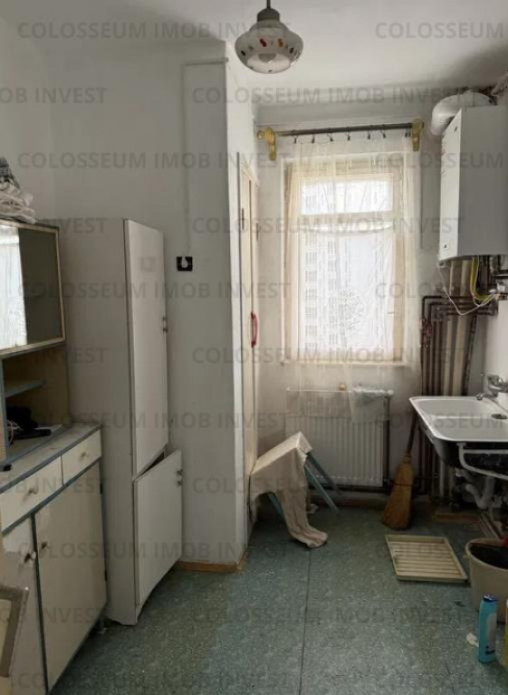 Apartament 2 camere, semidecomandat - zona Noua