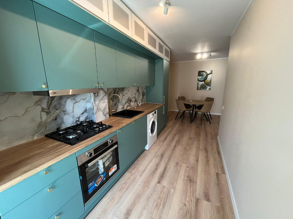 Apartament in bloc NOU,LIFT et.intermediar Florest