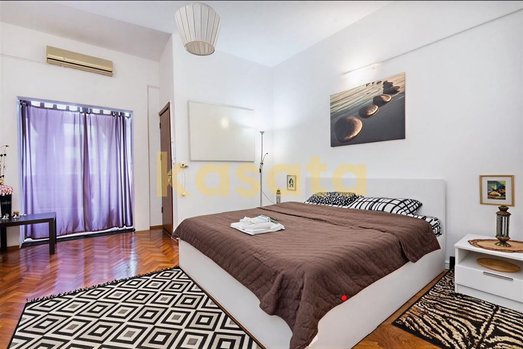 Garsonieră ultracentrală, centrală proprie – Calea V...