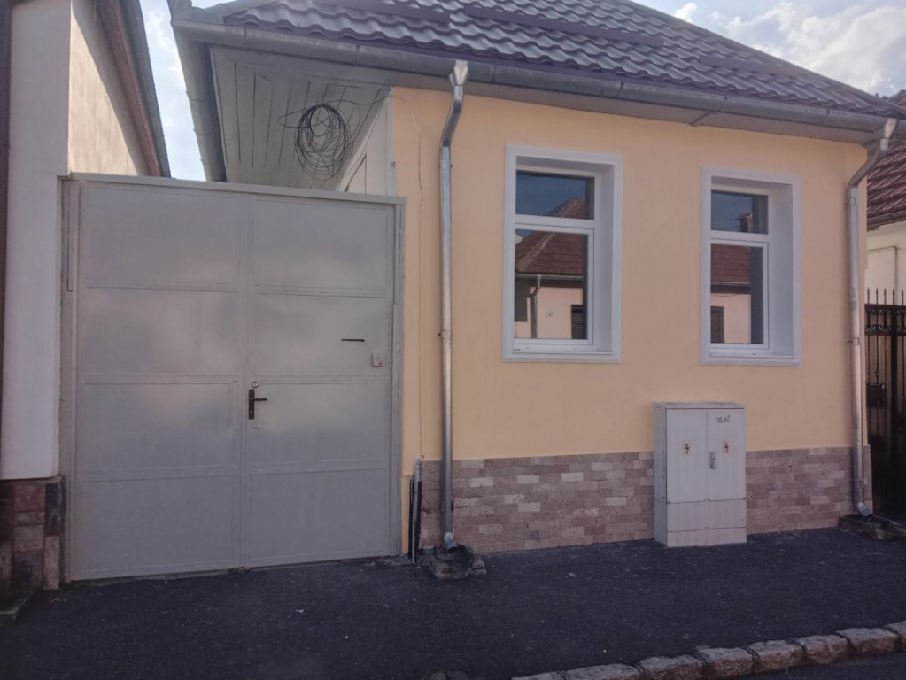 Casa cu 2 camere, suprafata de 70 mp, in zona Grivitei