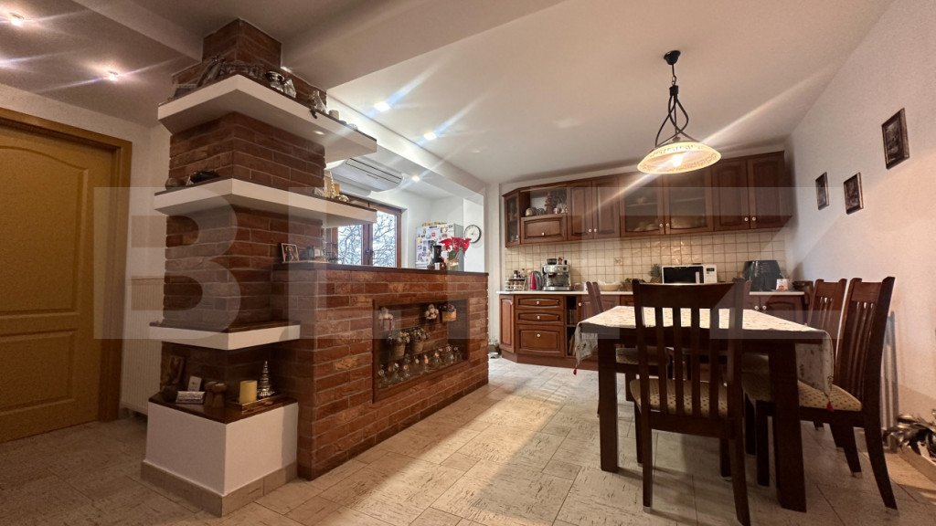 Apartament 4 camere, renovat și mobilat complet, etaj 1, z