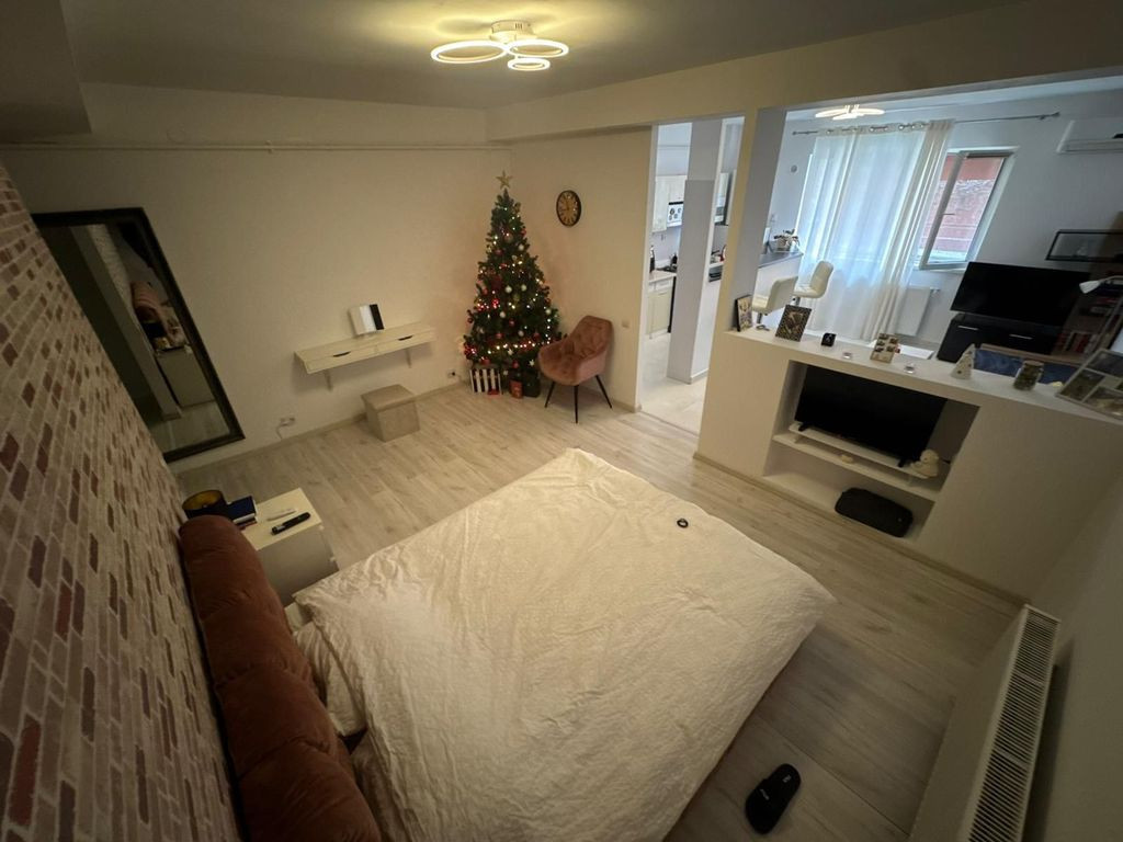 Apartament 2 camere 10 min metrou Aparatorii Patriei/cent...