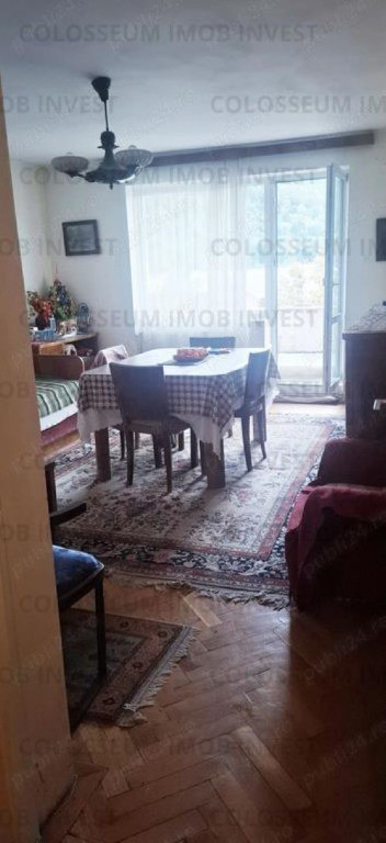 Apartament 3 camere, decomandat - zona Brasovul Vechi