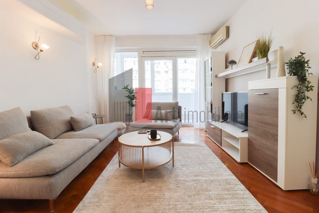 Apartament Obor-Mihai Bravu, bloc stradal, REABILITAT