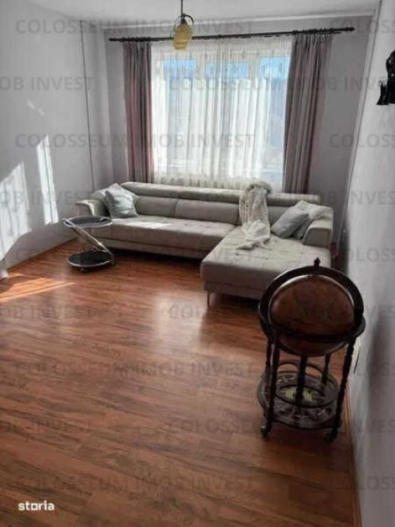 Apartament 3 camere, in casa - zona Astra