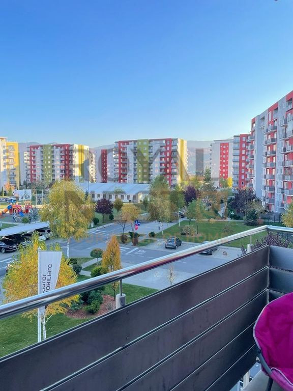 Inchiriez apartament cu 2 camere in Avantgarden3