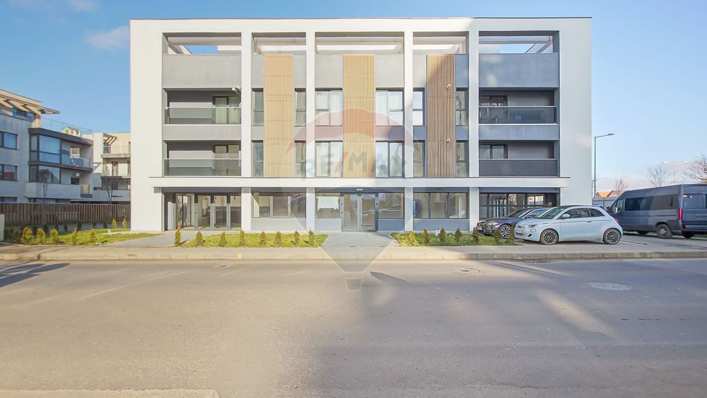 Garsoniera de închiriat, parcare subterana, etaj 1 | Zon...