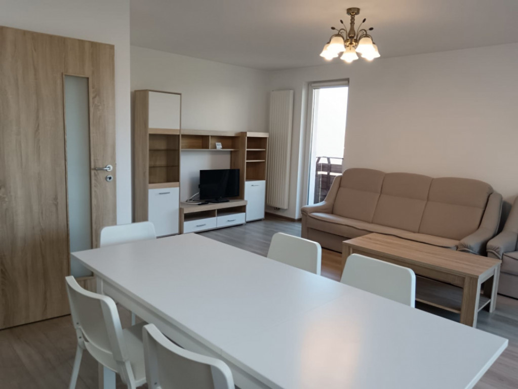 Apartament cu 3 camere, 120 mp, cu balcon si loc de parcare,
