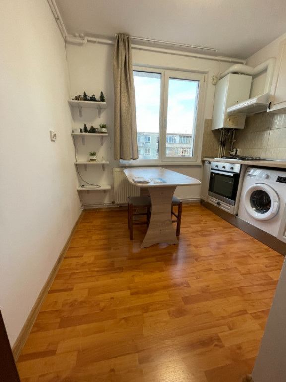 Garsoniera decomandata Tractorul