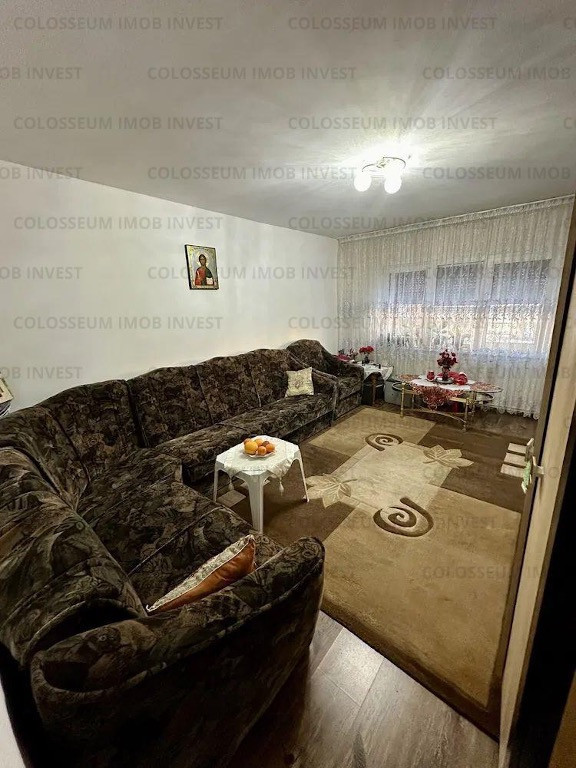 Apartament cu 3 camere- zona Noua