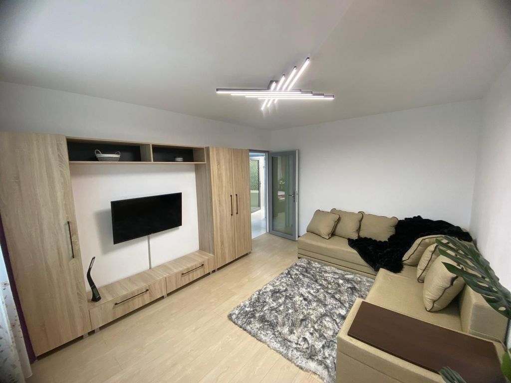 Eroii Revolutiei apartament 2 camere, renovat modern