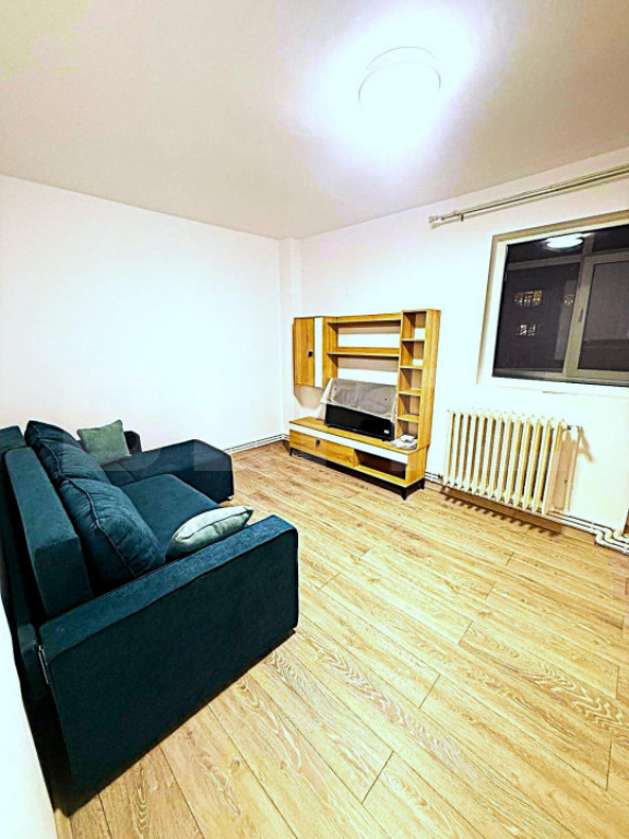 Apartament 3 camere, decomandat, 53 mp, zona Păcurari