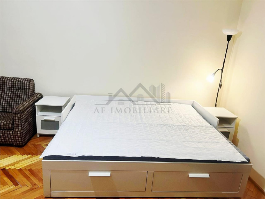 Apartament cu o camera de inchiriat