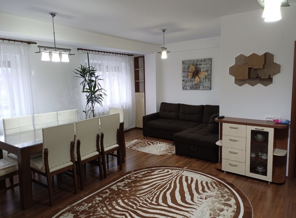 Apartament 3 camere, Centru