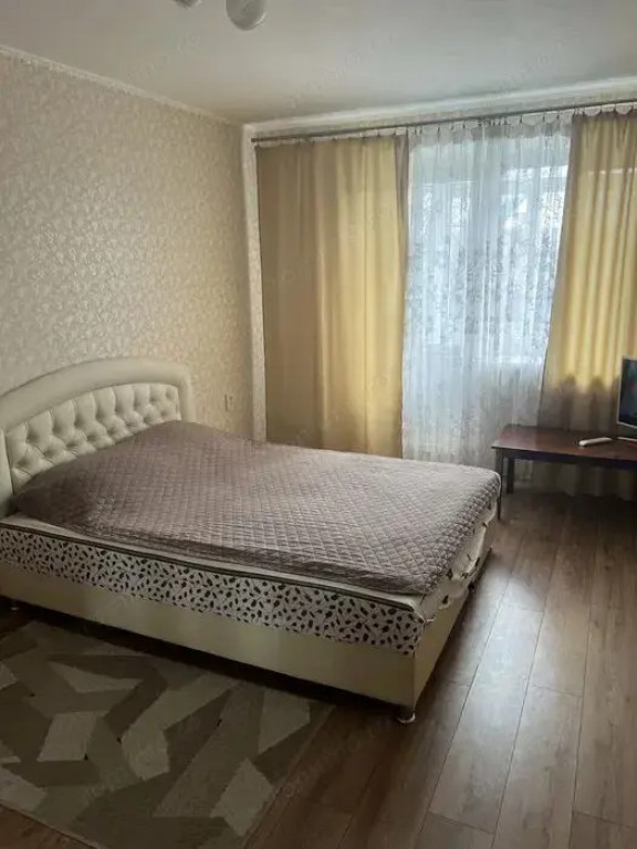 La 9 minute de Universitate, inchiriez garsoniera dubla