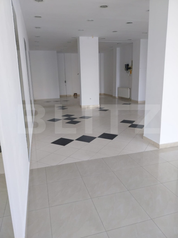 Spatiu comercial, 180 mp, parter, vitrina, zona Ultracentral