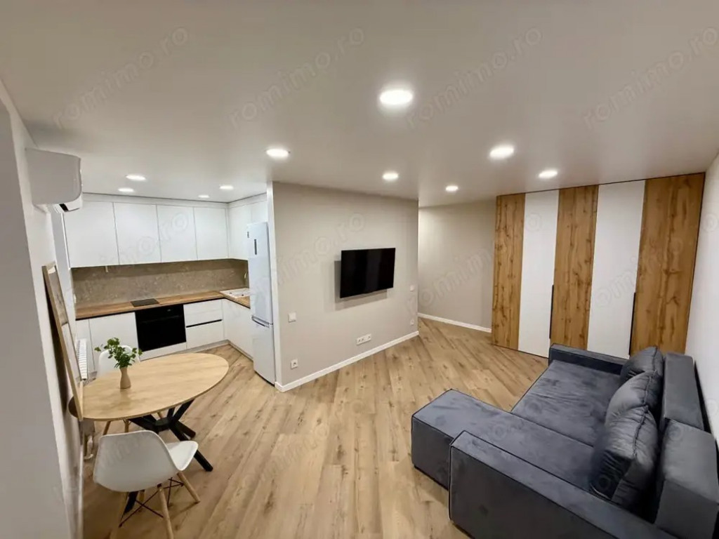 Garsoniera zona Piata Romana