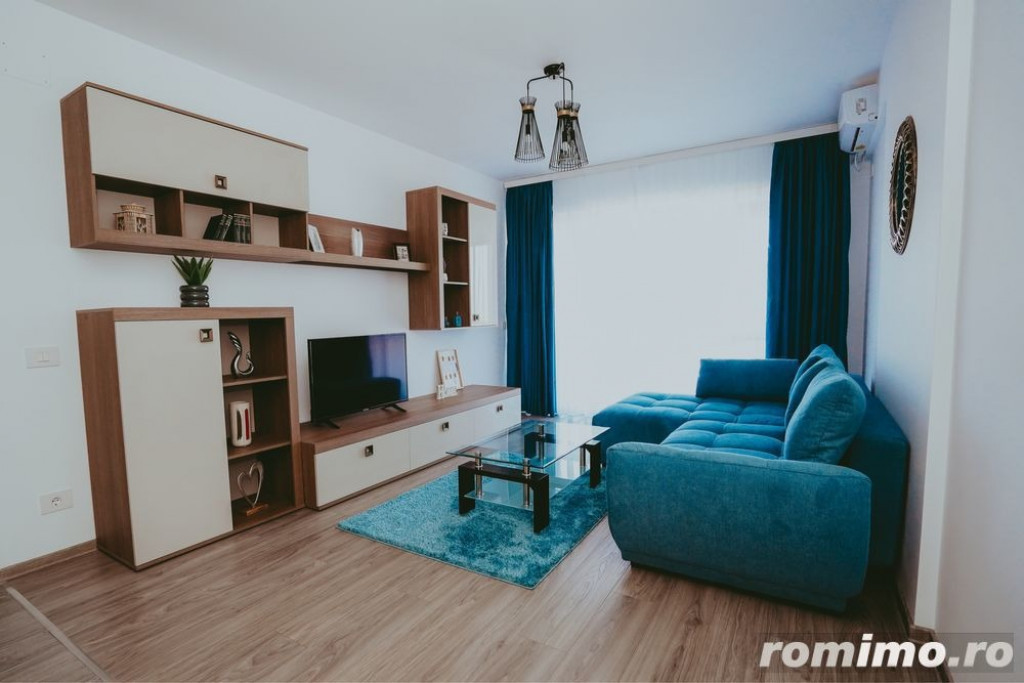 2 Camere la metrou Universitate