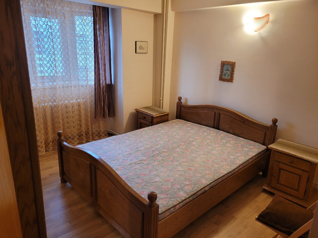 Apartament 2 camere decomandat - Utiliat complet