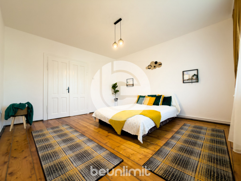 Bradul îl muți ușor. Casa, mai rar!