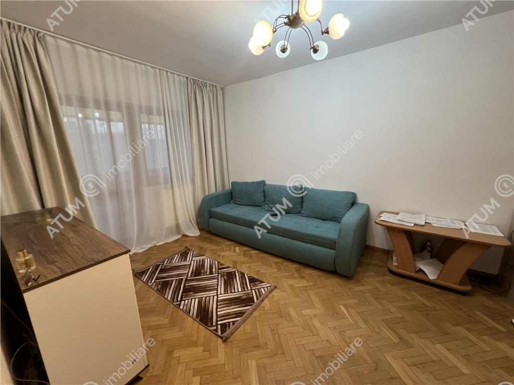Apartament de 2 camere cu balcon si pivnita zona Vasile Aron