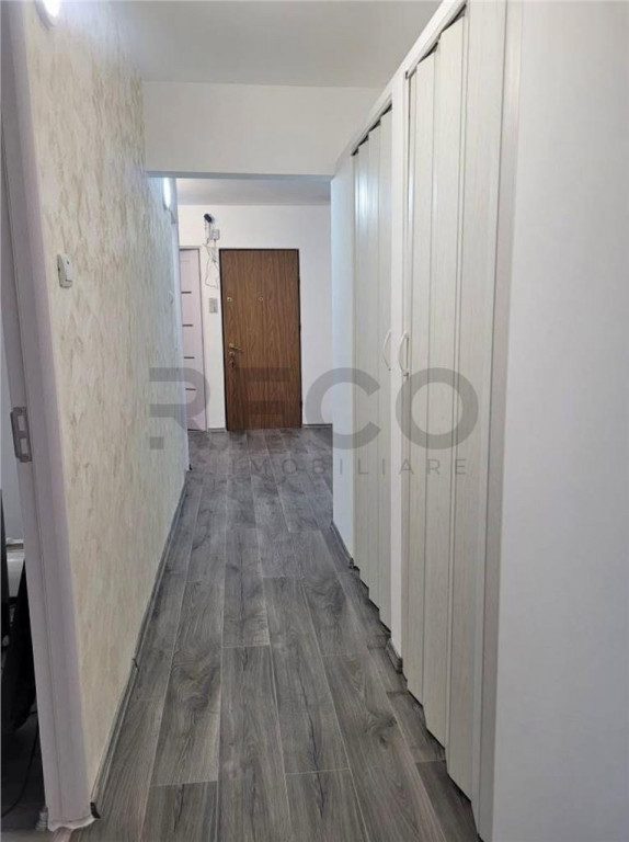 RECO Apartament 3 camere decomandat