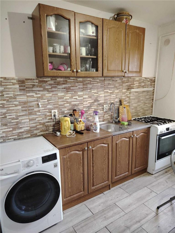 Apartament 3 camere zona Primarie Valea Lupului