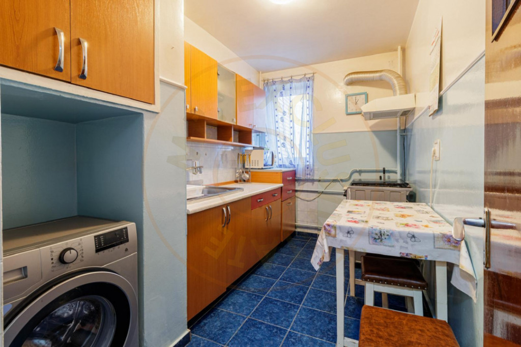 Apartament 3 camere Metrou Favorit