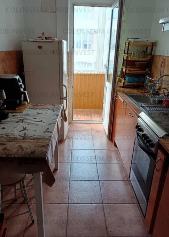Apartament 3 camere, decomandat - zona Astra